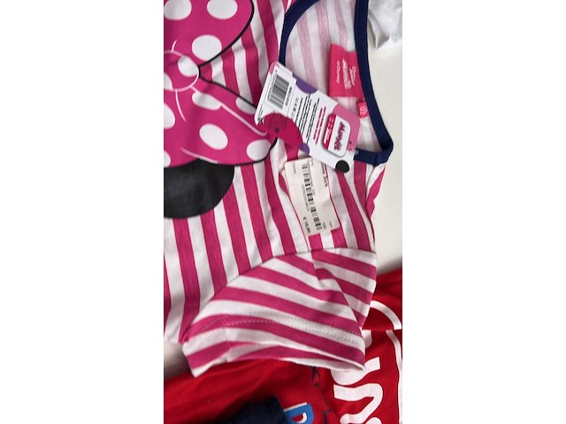 Partij kleding - afbeelding 2 van  25