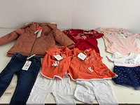 Partij kleding - afbeelding 10 van  25