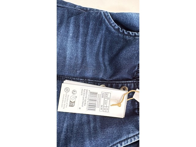 Partij kleding - afbeelding 17 van  25