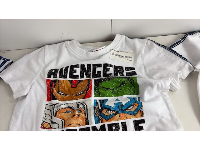 Partij kleding - afbeelding 20 van  25