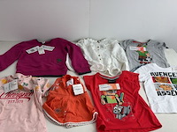 Partij kleding - afbeelding 25 van  25