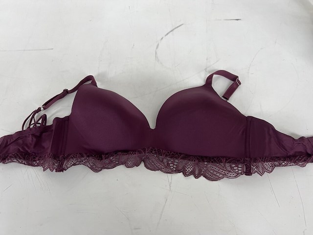 Partij kleding - afbeelding 15 van  43