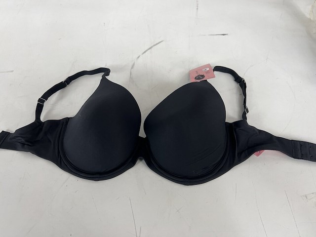 Partij kleding - afbeelding 20 van  43