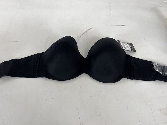 Partij kleding - afbeelding 22 van  43