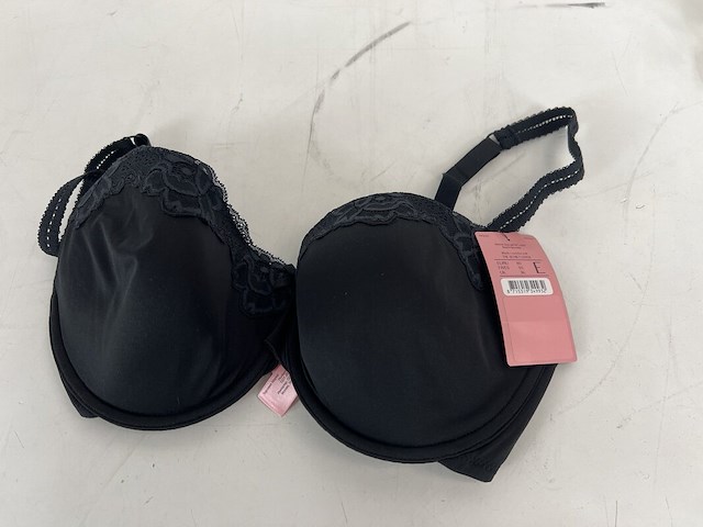 Partij kleding - afbeelding 33 van  43