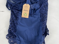 Partij kleding - afbeelding 38 van  43