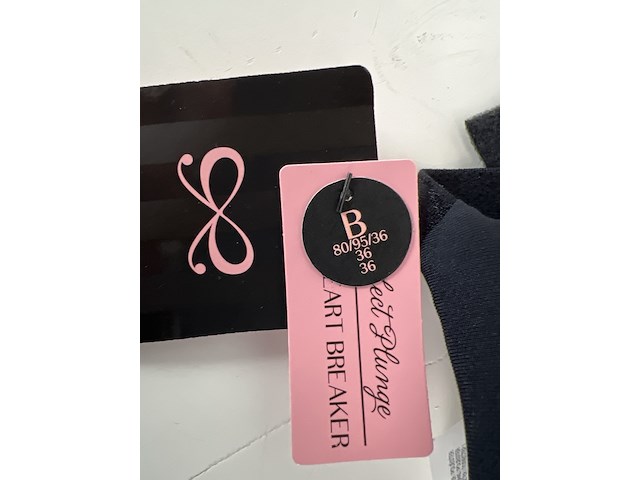 Partij kleding - afbeelding 43 van  43