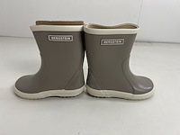 Partij kleding - afbeelding 2 van  14