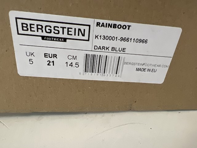 Partij kleding - afbeelding 3 van  14