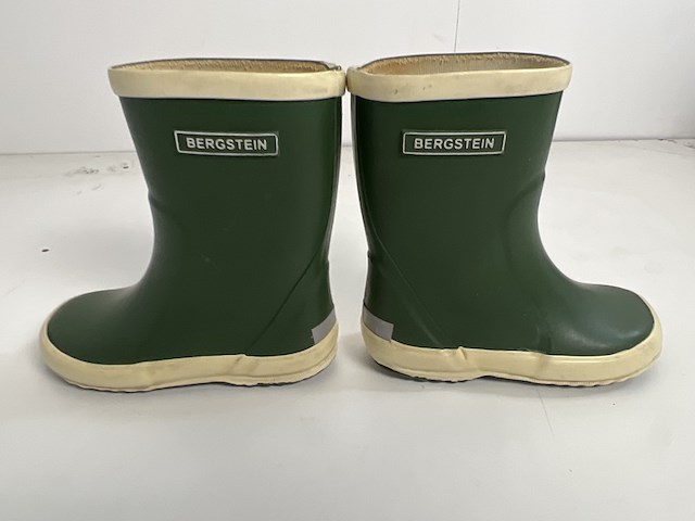 Partij kleding - afbeelding 1 van  14