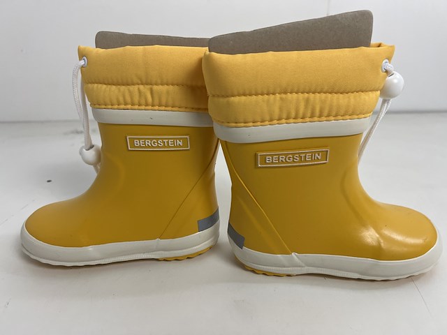 Partij kleding - afbeelding 9 van  14