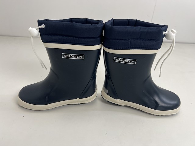 Partij kleding - afbeelding 13 van  14