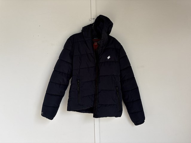 Partij kleding - afbeelding 1 van  3