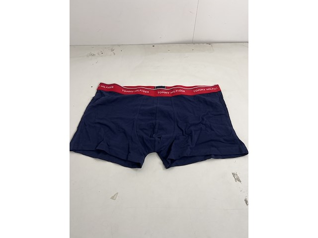 Partij kleding - afbeelding 17 van  45