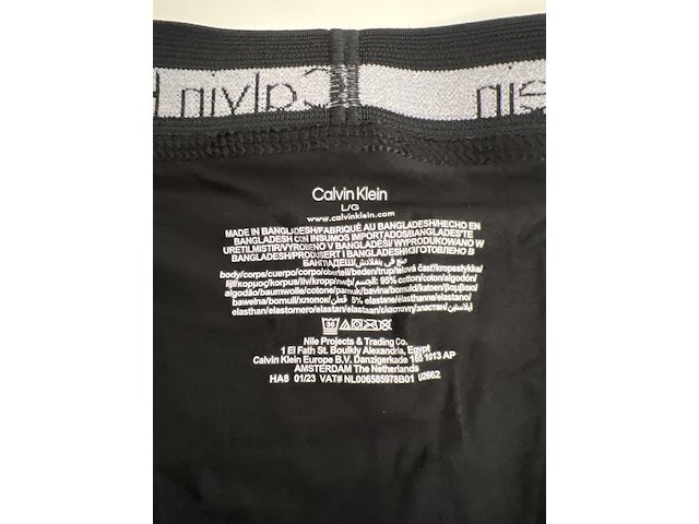 Partij kleding - afbeelding 20 van  45