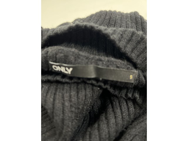 Partij kleding - afbeelding 12 van  45