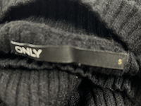 Partij kleding - afbeelding 12 van  45