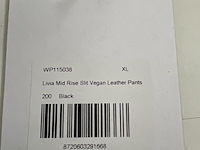 Partij kleding - afbeelding 25 van  45