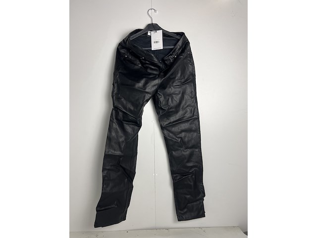 Partij kleding - afbeelding 26 van  45