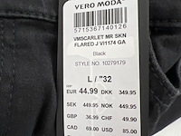 Partij kleding - afbeelding 27 van  45