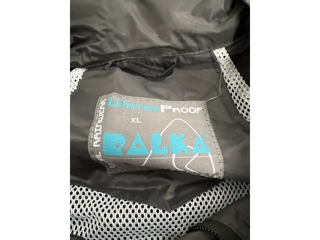 Partij kleding - afbeelding 29 van  45