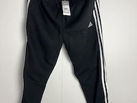 Partij kleding - afbeelding 36 van  45