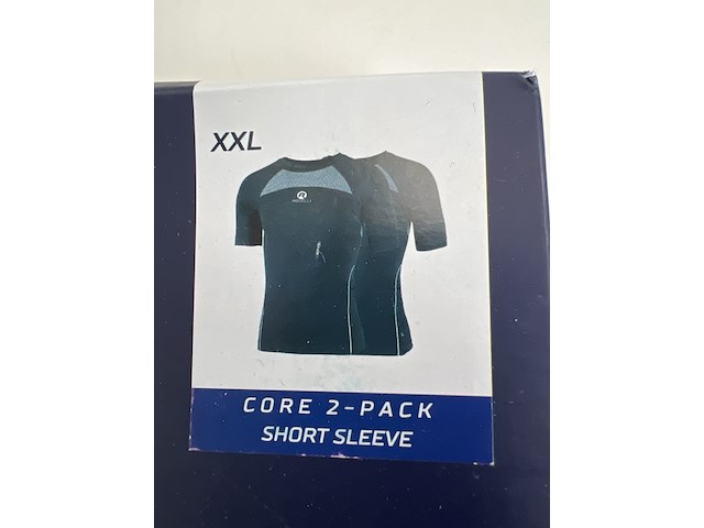 Partij kleding - afbeelding 16 van  29