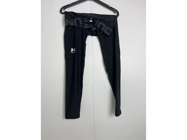 Partij kleding - afbeelding 18 van  29