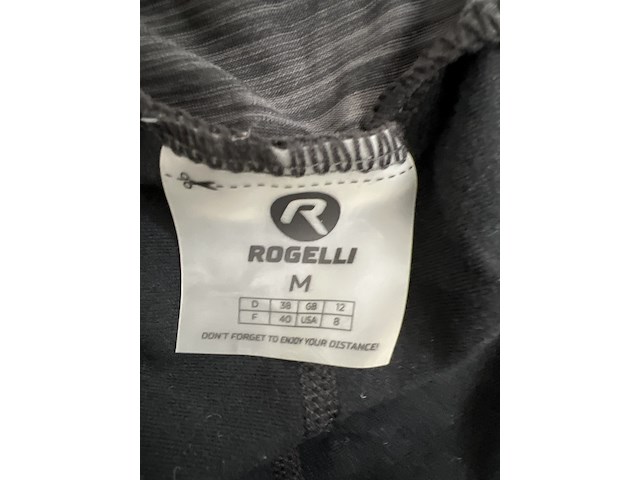 Partij kleding - afbeelding 21 van  29