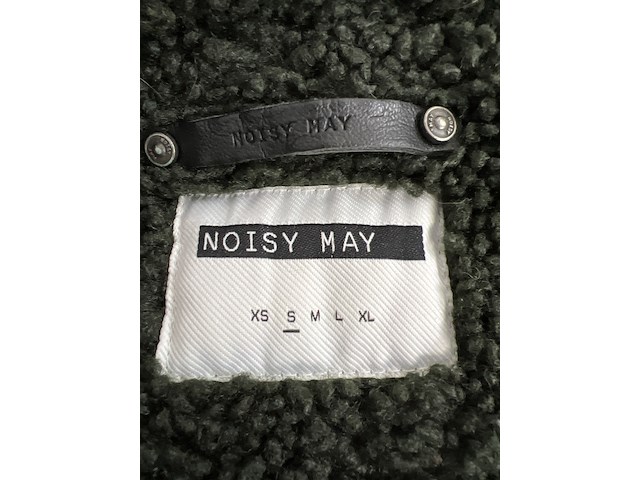 Partij kleding - afbeelding 3 van  8