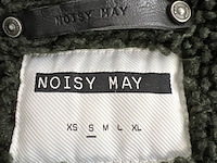 Partij kleding - afbeelding 3 van  8