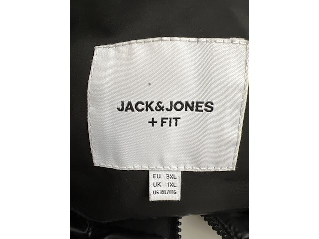 Partij kleding - afbeelding 5 van  8