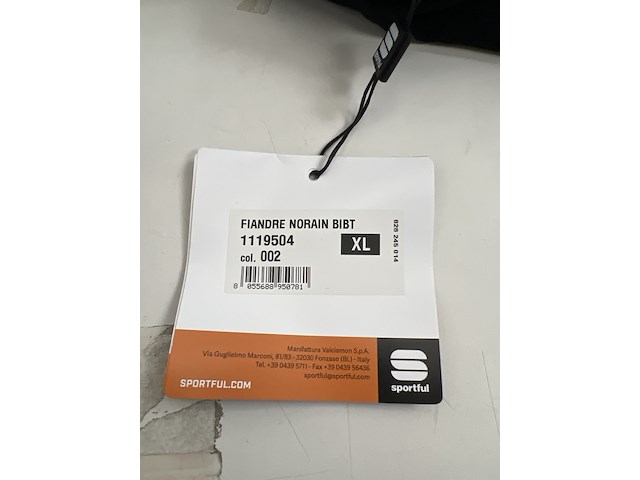 Partij kleding - afbeelding 4 van  42