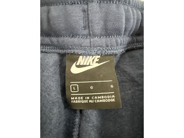 Partij kleding - afbeelding 8 van  42