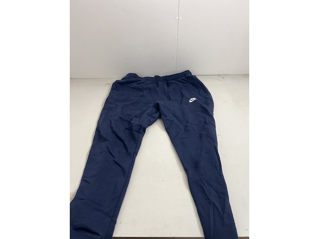 Partij kleding - afbeelding 9 van  42