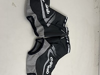 Partij kleding - afbeelding 21 van  42