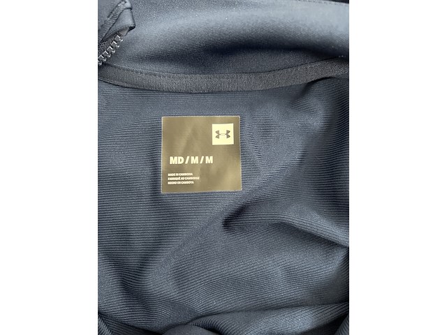 Partij kleding - afbeelding 27 van  42