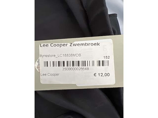 Partij kleding - afbeelding 29 van  42
