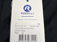 Partij kleding - afbeelding 36 van  42