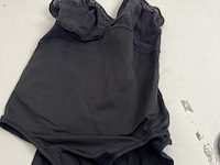 Partij kleding - afbeelding 39 van  42