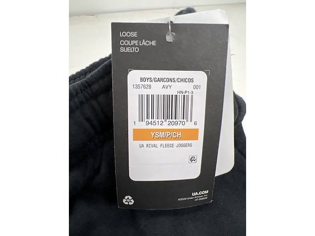 Partij kleding - afbeelding 41 van  42