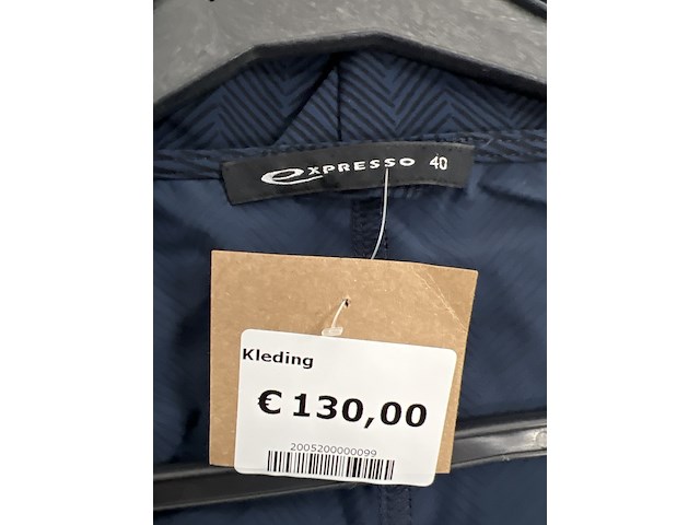 Partij kleding - afbeelding 4 van  55