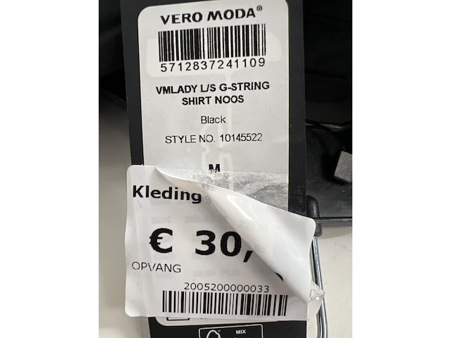 Partij kleding - afbeelding 8 van  55