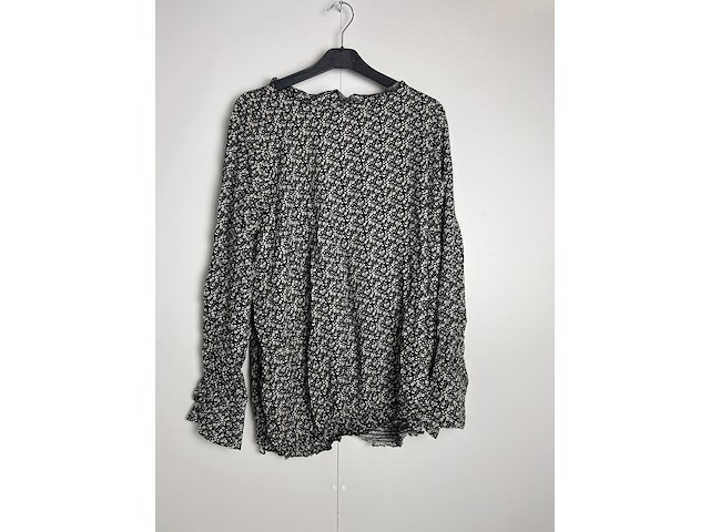 Partij kleding - afbeelding 10 van  55