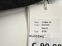 Partij kleding - afbeelding 25 van  55