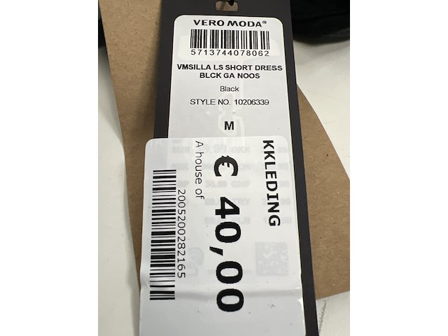 Partij kleding - afbeelding 27 van  55