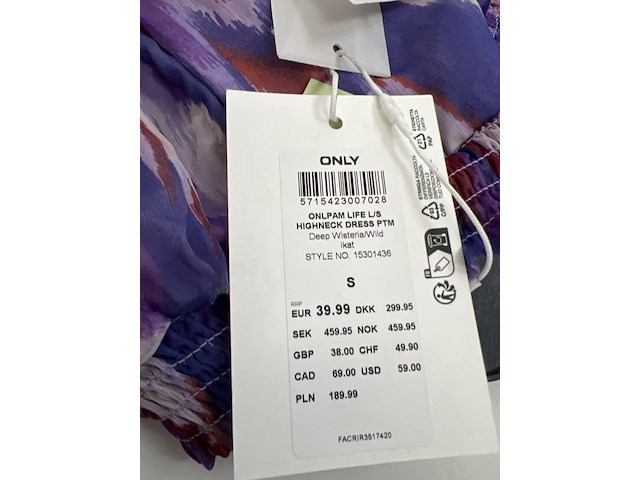 Partij kleding - afbeelding 31 van  55