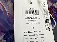 Partij kleding - afbeelding 31 van  55