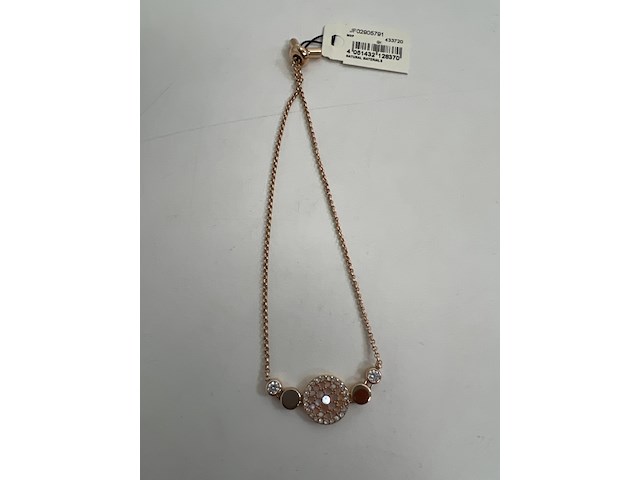 Partij kleding - afbeelding 35 van  55