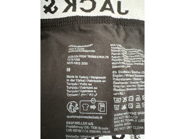 Partij kleding - afbeelding 38 van  55